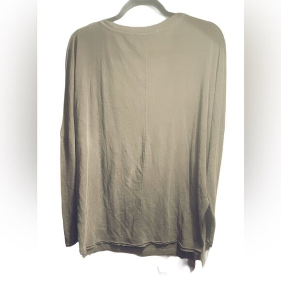 We The Free “on my mind” grey distressed batwing long sleeve oversized shirt XS - Picture 3 of 5